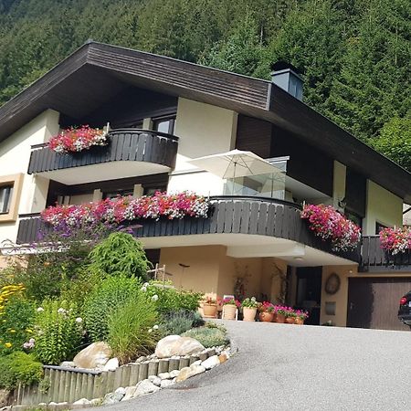 Haus Gueatli Apartment Gaschurn Exterior foto