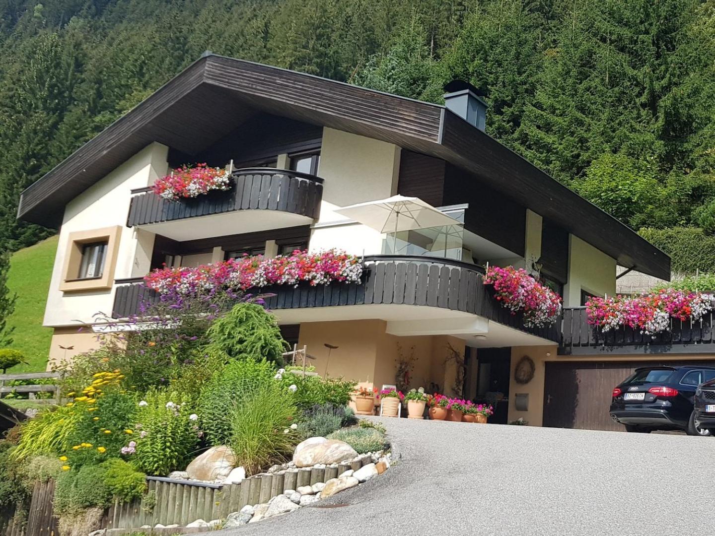 Haus Gueatli Apartment Gaschurn Exterior foto