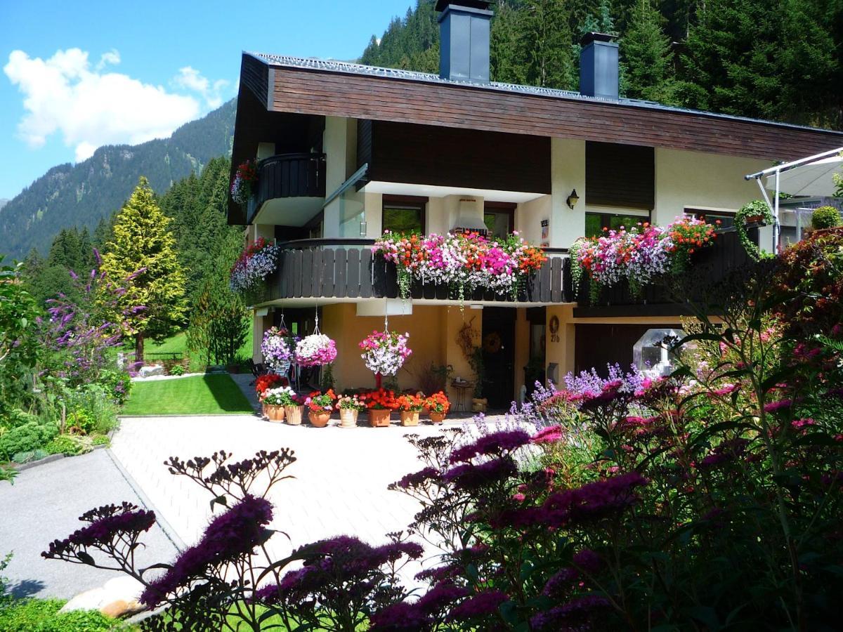 Haus Gueatli Apartment Gaschurn Exterior foto